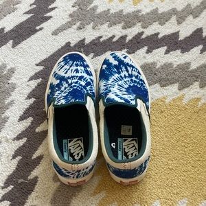 Tie dye, slip on vans